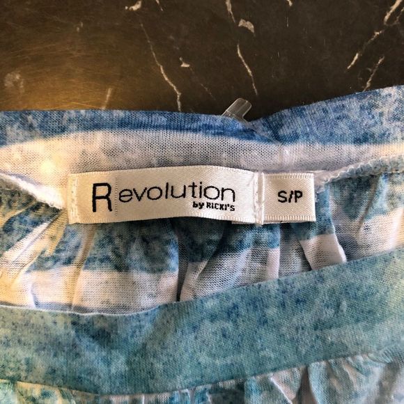 Revolution T-shirt size S - Picture 5 of 6